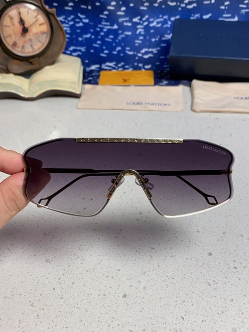 ルイヴィトンサングラス内部構造